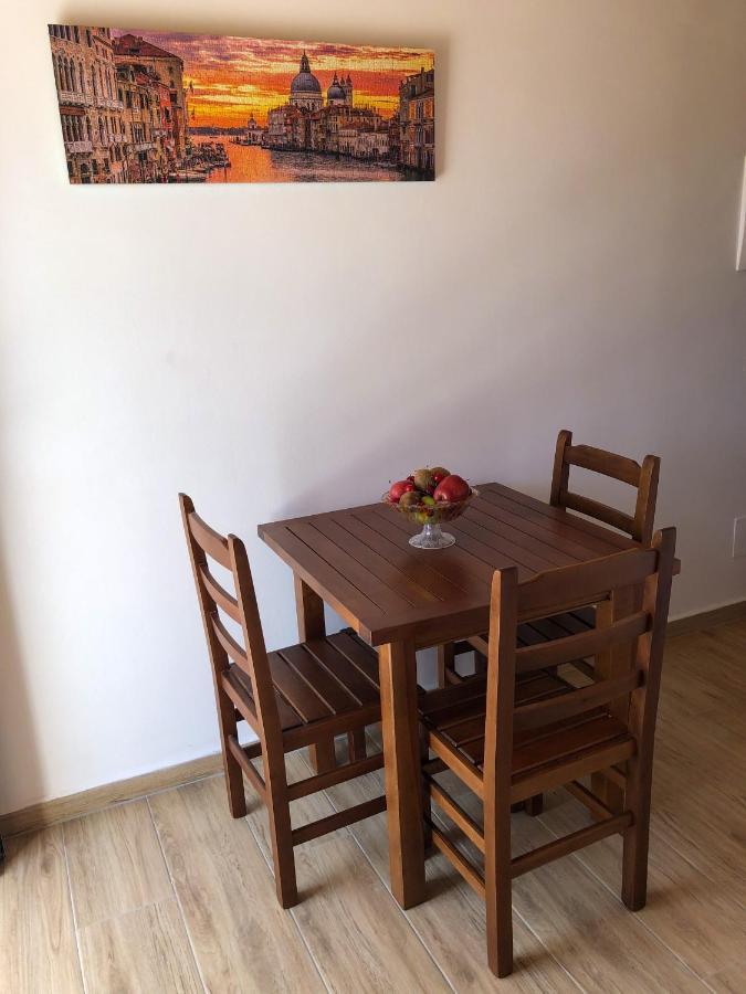 Apartment Milos Himare